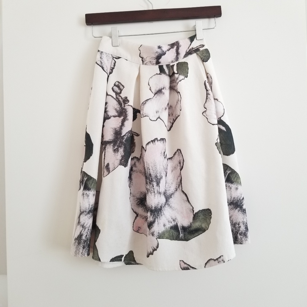 Korean brand floral skirt with elastic band